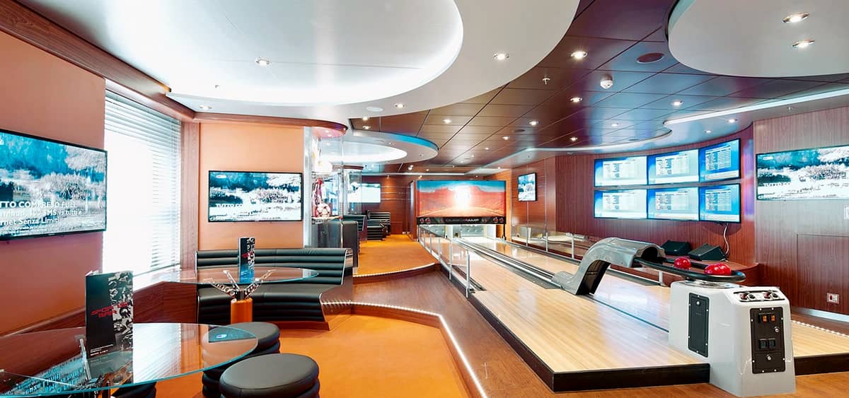 3- SPORTS BAR BOWLING <br> PARTIDOS EN DIRECTO & FUN EN EL MAR