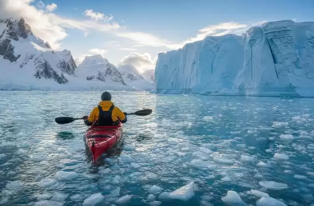 El silencio del "Bergy Seltzer" en kayak